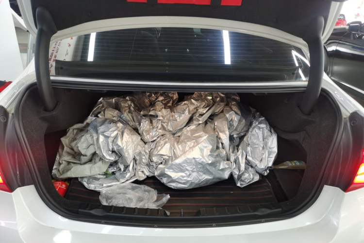 Used BMW 3 Series 2019 320Li Fashion Model Trunk
