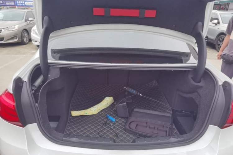 Used BMW 3 Series 2019 320Li Fashion Model Trunk