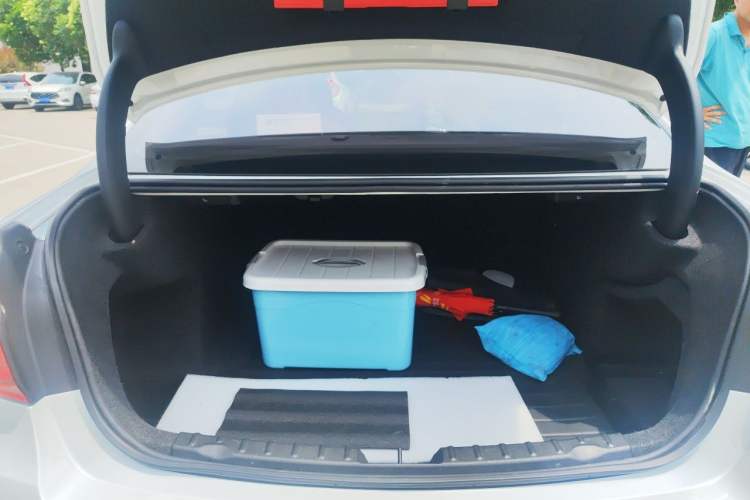 Used BMW 3 Series 2019 320Li Fashion Model Trunk
