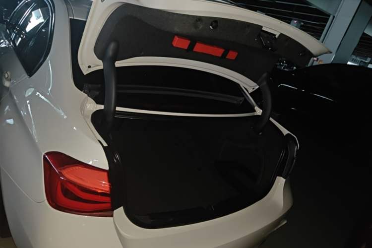Used BMW 3 Series 2019 320i M Sport Package Trunk