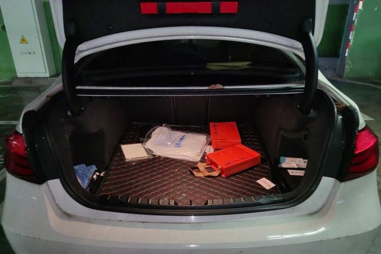 Used BMW 3 Series 2019 320i M Sport Package Trunk