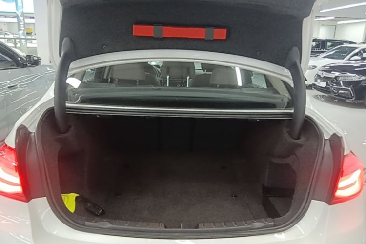 Used BMW 3 Series 2019 320Li Fashion Model Trunk