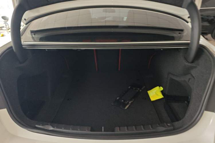 Used BMW 3 Series 2019 320i M Sport Package Trunk