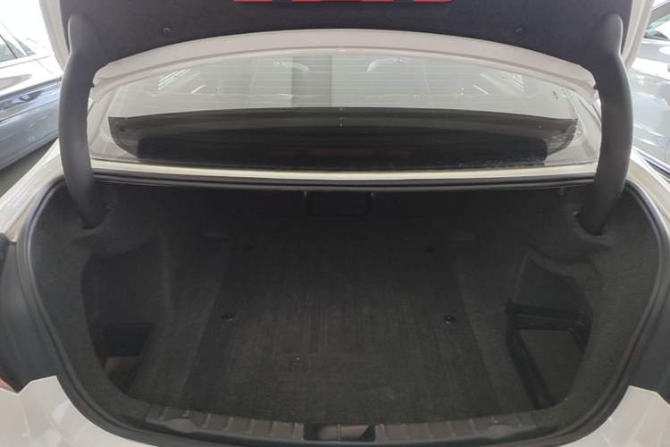 Used BMW 3 Series 2019 320Li Fashion Model Trunk