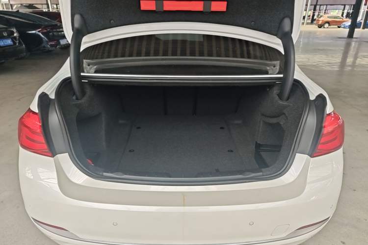 Used BMW 3 Series 2019 320Li Fashion Model Trunk