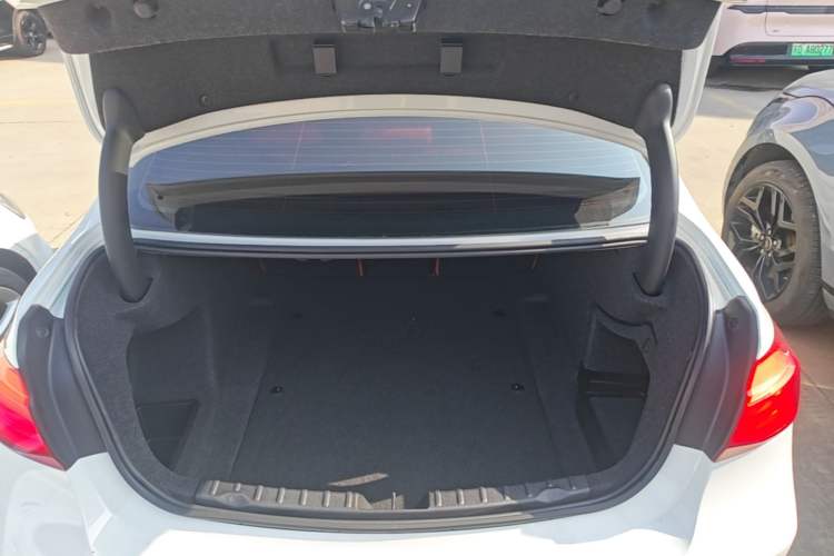 Used BMW 3 Series 2019 320i M Sport Package Trunk