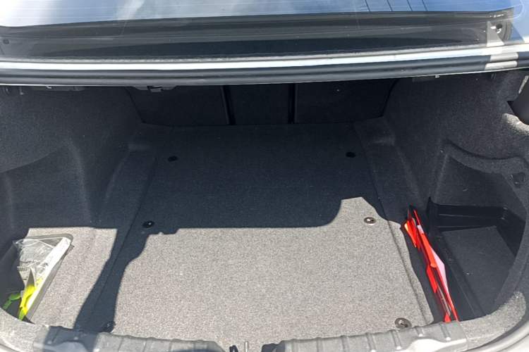 Used BMW 3 Series 2019 320Li Fashion Model Trunk