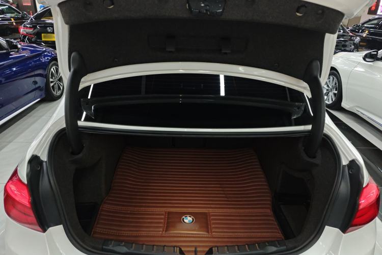 Used BMW 3 Series 2019 320Li Fashion Model Trunk