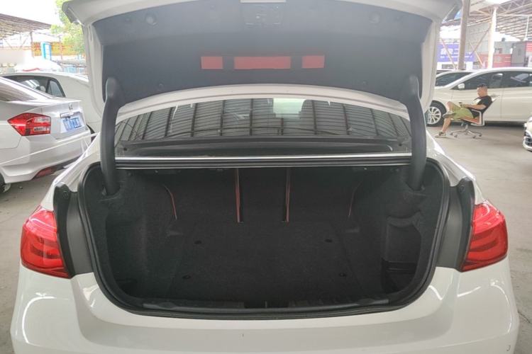 Used BMW 3 Series 2019 320i M Sport Package Trunk