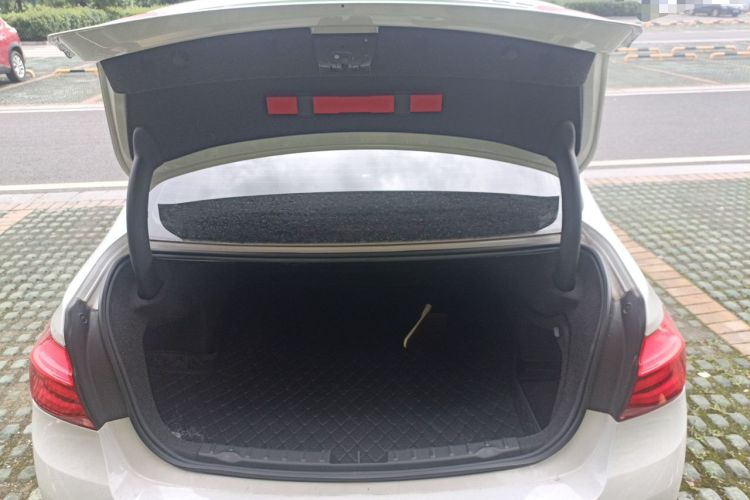 Used BMW 3 Series 2019 320Li Fashion Model Trunk