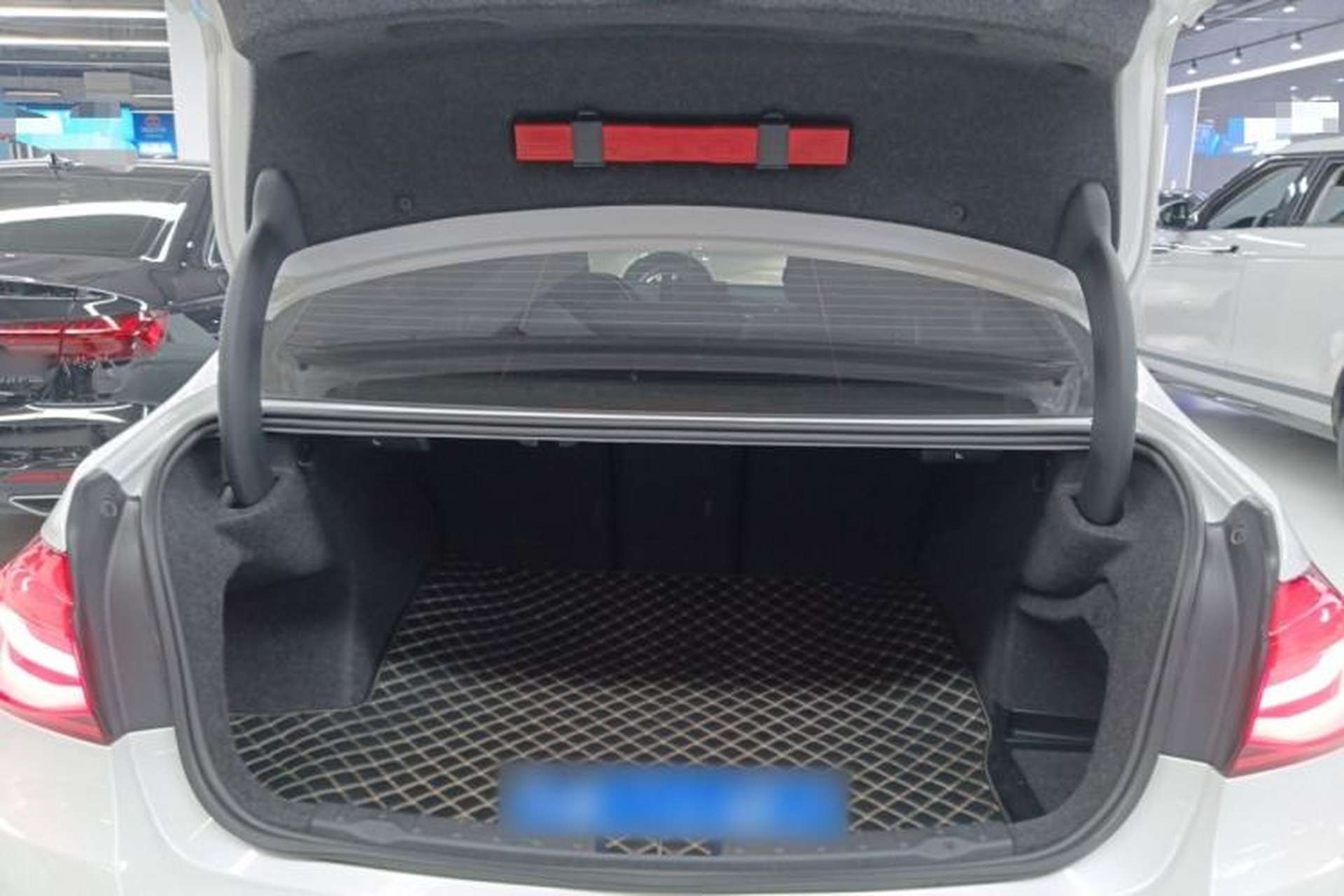 Used BMW 3 Series 2019 320Li Fashion Model Trunk