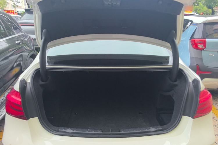 Used BMW 3 Series 2019 320Li M Sport Package Trunk