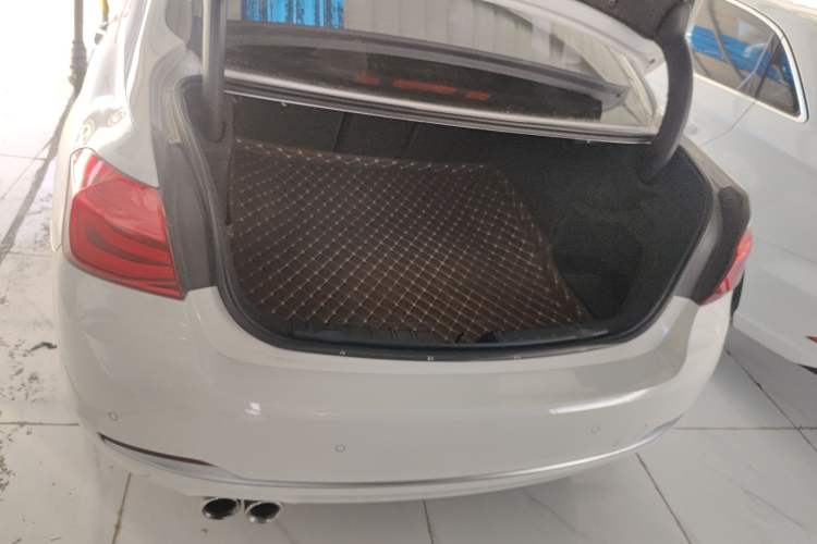 Used BMW 3 Series 2019 320Li Fashion Model Trunk