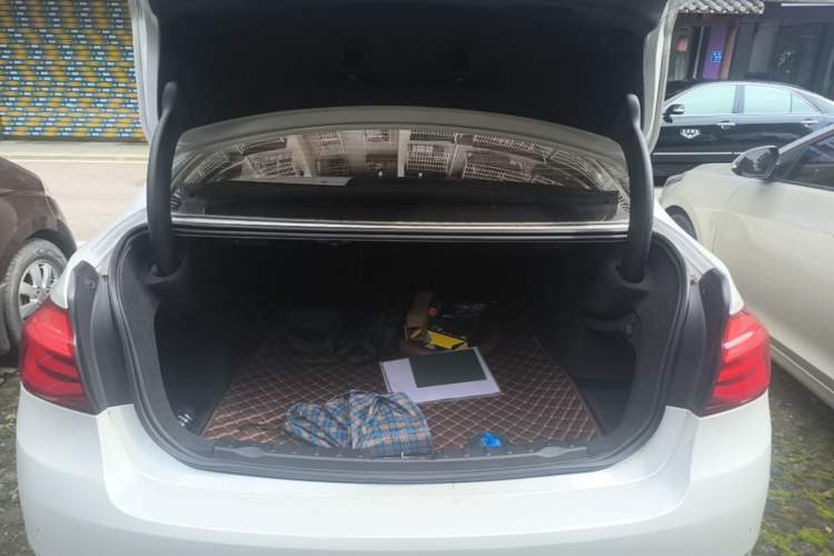 Used BMW 3 Series 2019 320Li Fashion Model Trunk