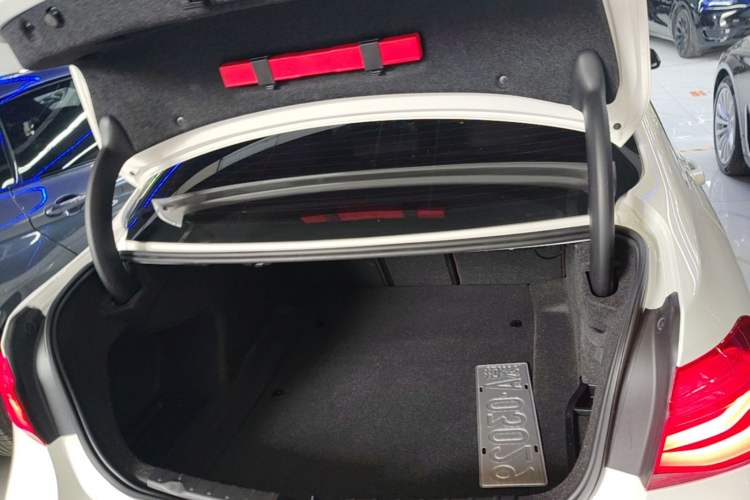 Used BMW 3 Series 2019 320Li M Sport Package Trunk