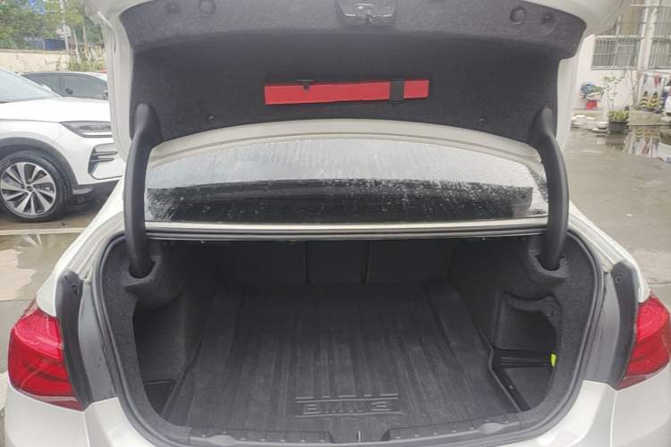 Used BMW 3 Series 2019 320Li Fashion Model Trunk