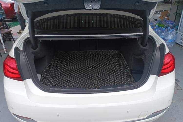 Used BMW 3 Series 2019 320Li Fashion Model Trunk