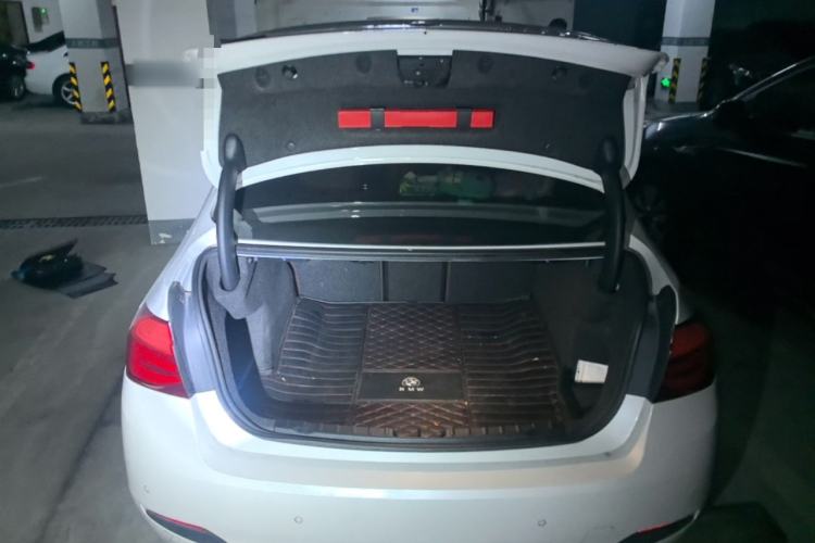 Used BMW 3 Series 2019 320Li Fashion Model Trunk
