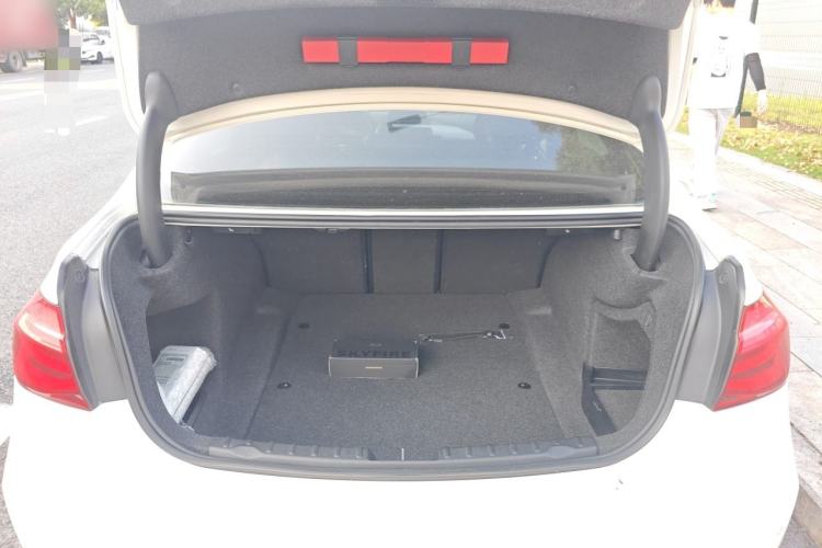 Used BMW 3 Series 2019 320i M Sport Package Trunk