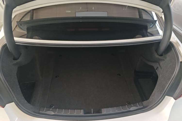 Used BMW 3 Series 2019 320i M Sport Package Trunk