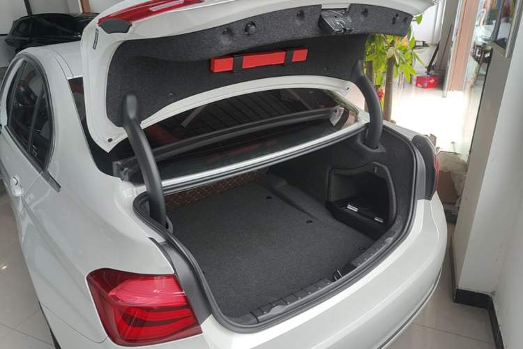 Used BMW 3 Series 2019 320Li Fashion Model Trunk