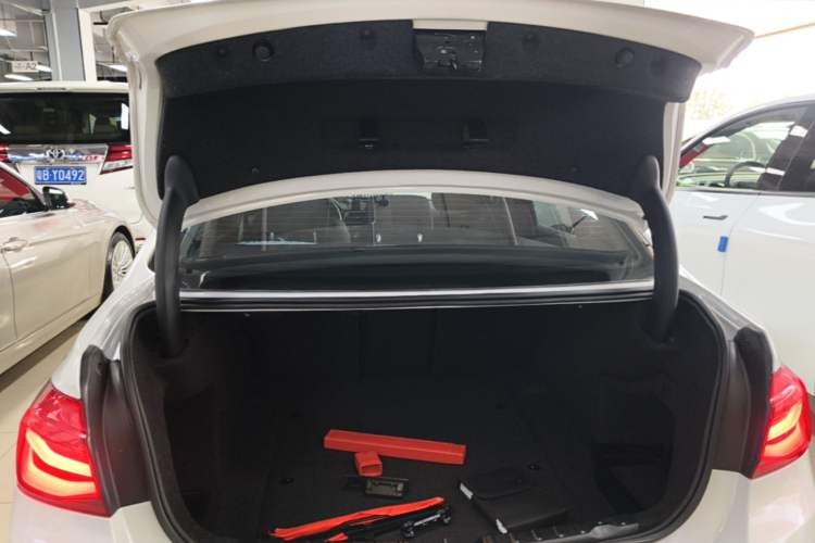 Used BMW 3 Series 2019 320Li Fashion Model Trunk