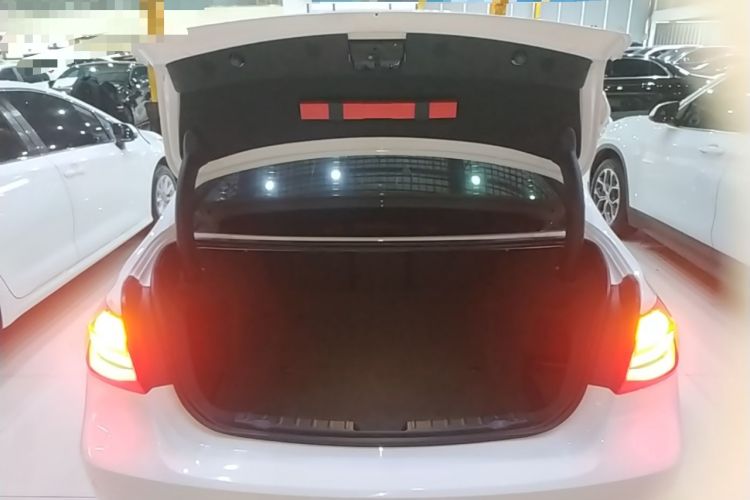 Used BMW 3 Series 2019 320i M Sport Package Trunk