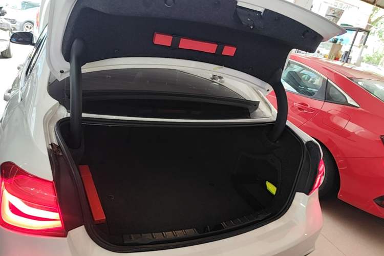 Used BMW 3 Series 2019 320Li M Sport Package Trunk