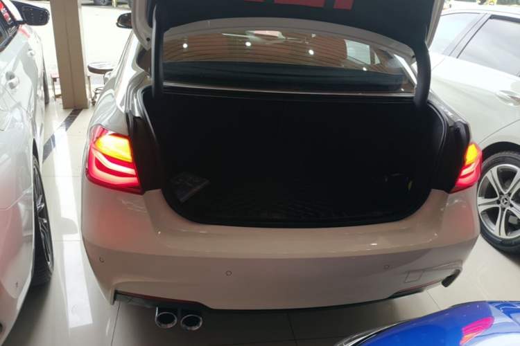 Used BMW 3 Series 2019 320i M Sport Package Trunk