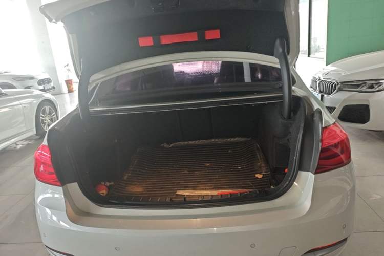 Used BMW 3 Series 2019 320Li Fashion Model Trunk