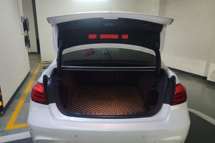 Used BMW 3 Series 2019 320Li Fashion Model Trunk