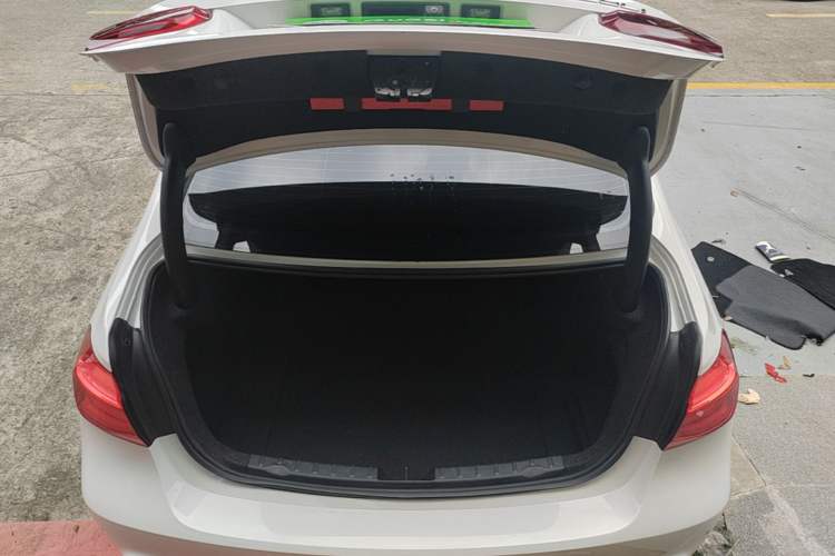 Used BMW 3 Series 2019 320Li M Sport Package Trunk