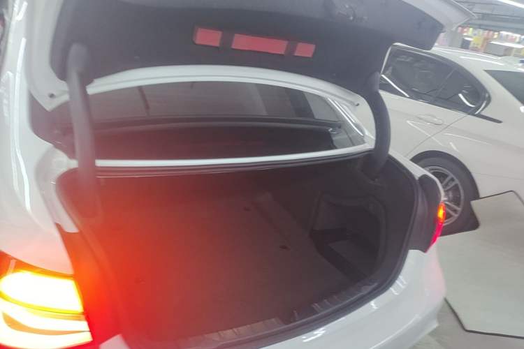 Used BMW 3 Series 2019 320Li M Sport Night Edition Trunk