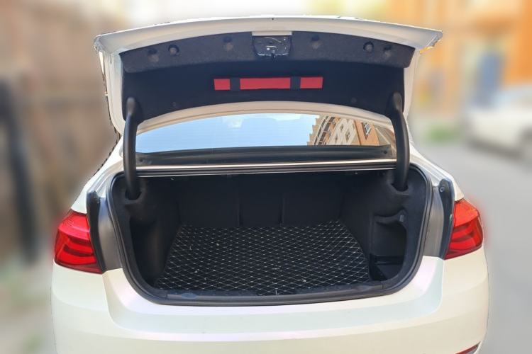 Used BMW 3 Series 2019 320Li Fashion Model Trunk