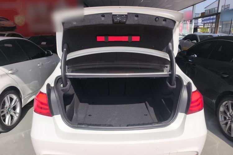 Used BMW 3 Series 2019 320Li M Sport Package Trunk
