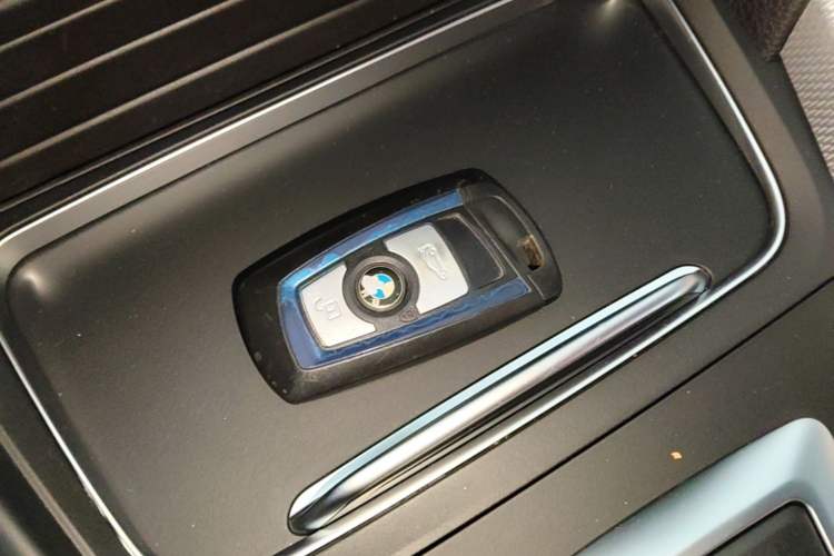 Used BMW 3 Series 2019 320i M Sport Package Vehicle Key