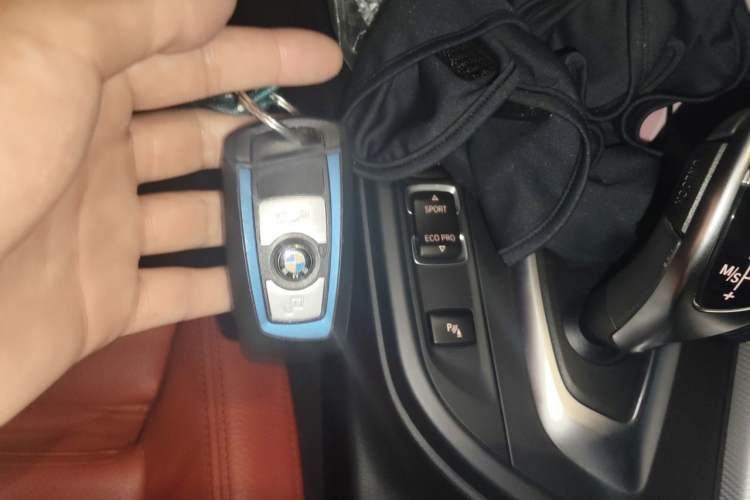 Used BMW 3 Series 2019 320i M Sport Package Vehicle Key