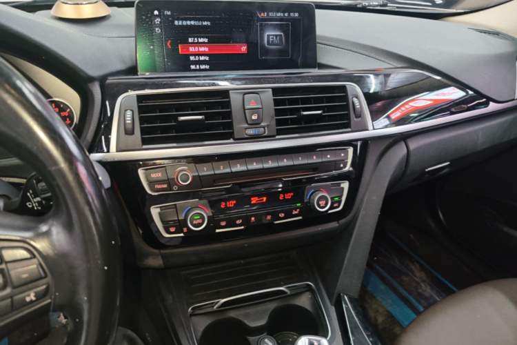 Used BMW 3 Series 2019 320Li Fashion Model Audio And AC Panel