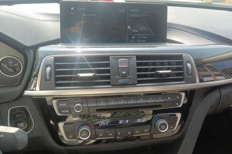 Used BMW 3 Series 2019 320Li Fashion Model Audio And AC Panel