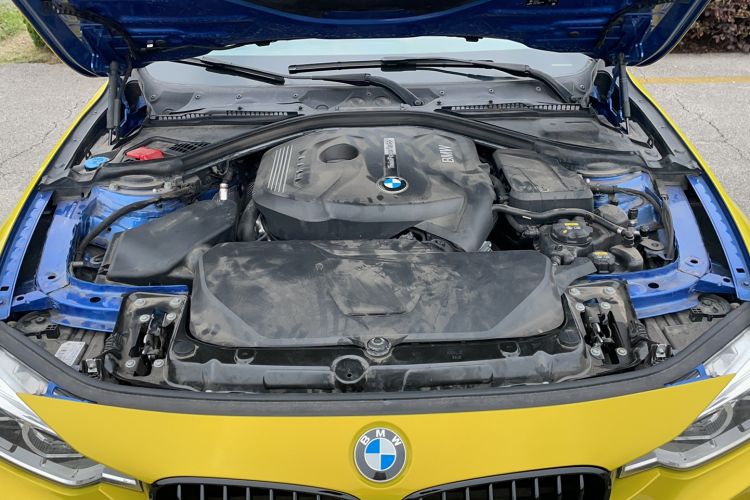 Used BMW 3 Series 2019 320i M Sport Package Engine Bay