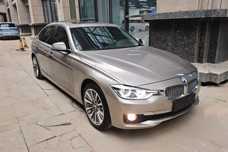 Used BMW 3 Series 2019 320Li Fashion Model Front Right 45 Deg