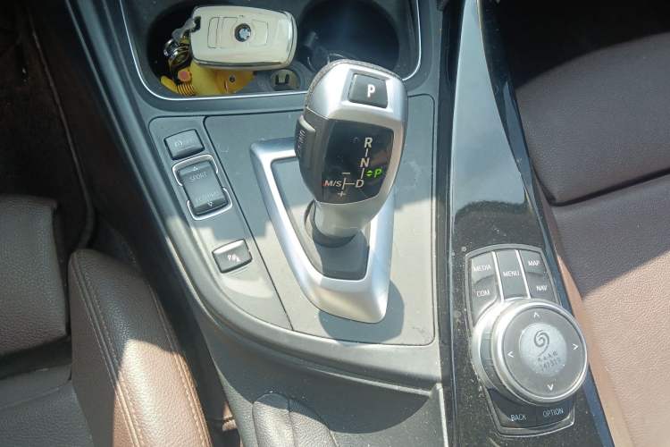 Used BMW 3 Series 2019 320Li Fashion Model Gear Lever