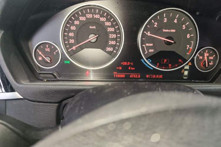 Used BMW 3 Series 2019 320Li Fashion Model Odometer Close Up