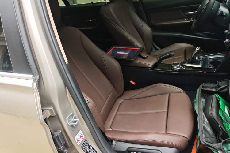 Used BMW 3 Series 2019 320Li Fashion Model Right Front Seat