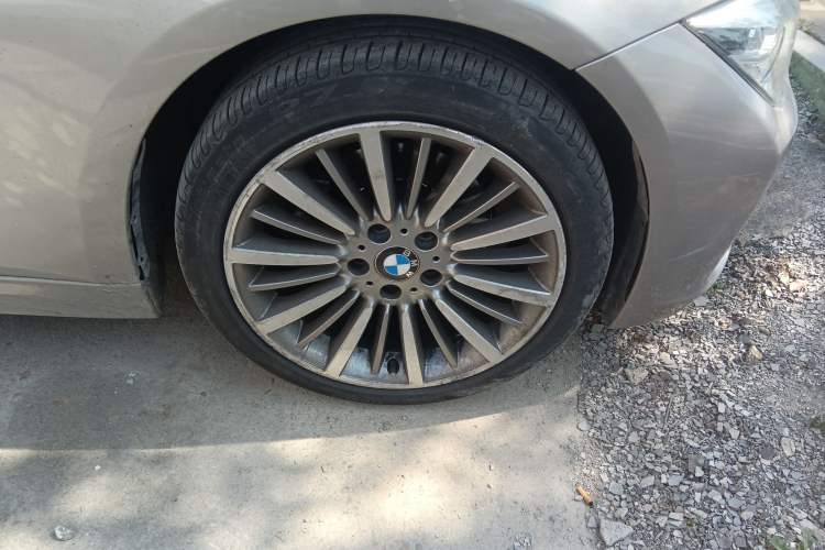 Used BMW 3 Series 2019 320Li Fashion Model Right Front Wheel Hub