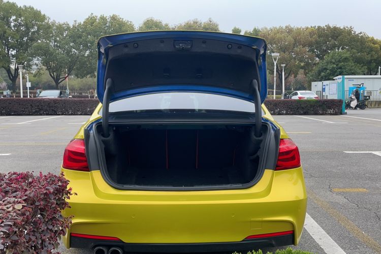 Used BMW 3 Series 2019 320i M Sport Package Trunk