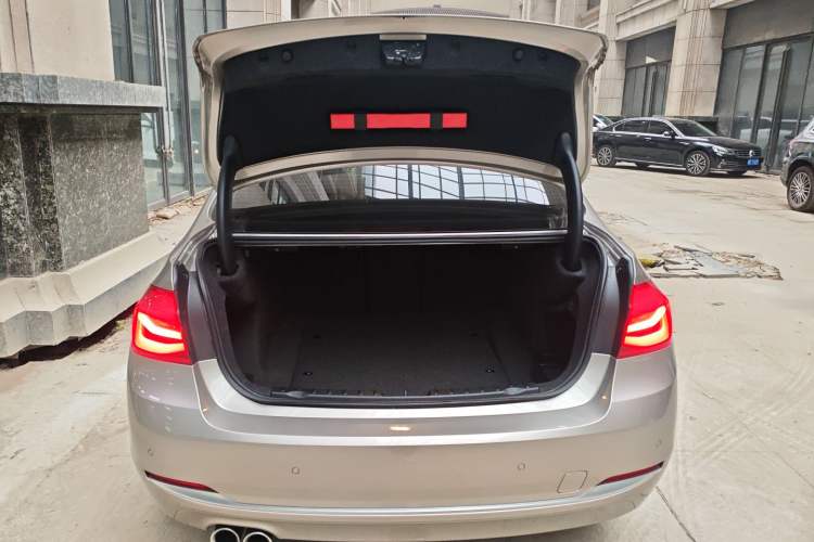 Used BMW 3 Series 2019 320Li Fashion Model Trunk