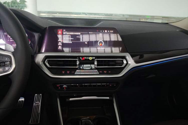 Used BMW 3 Series 2020 325Li M Sport Package Audio And AC Panel