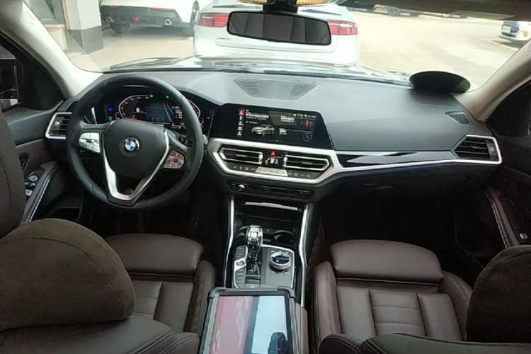Used BMW 3 Series 2020 325Li First Edition Center Console