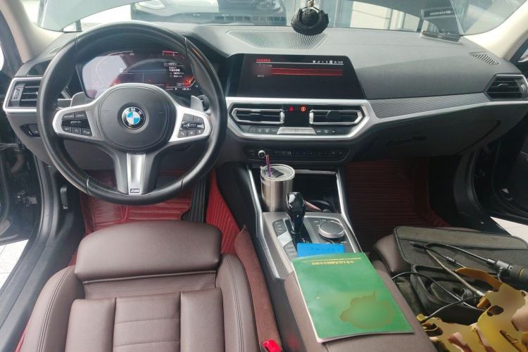 Used BMW 3 Series 2020 330i M Sport Night Edition Center Console